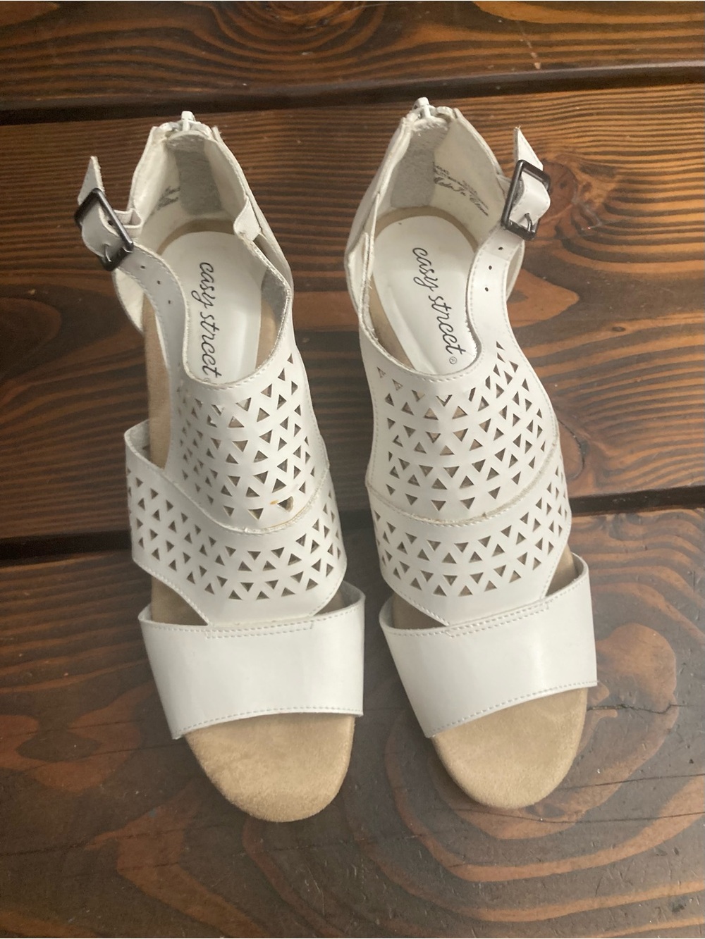 Woman’s Sandals Size 9.5